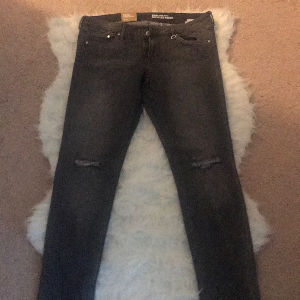 Skinny Gray distressed jeans.